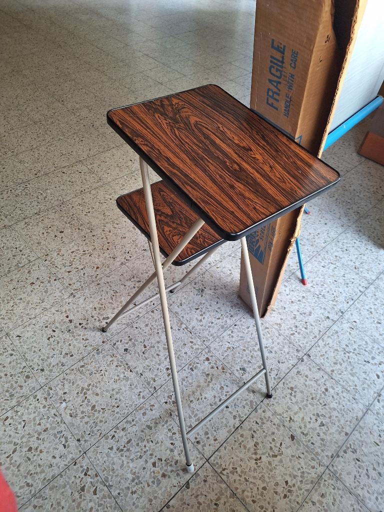 Dia- of filmprojectie - scherm op staander en tafeltje, Ophalen, Gebruikt