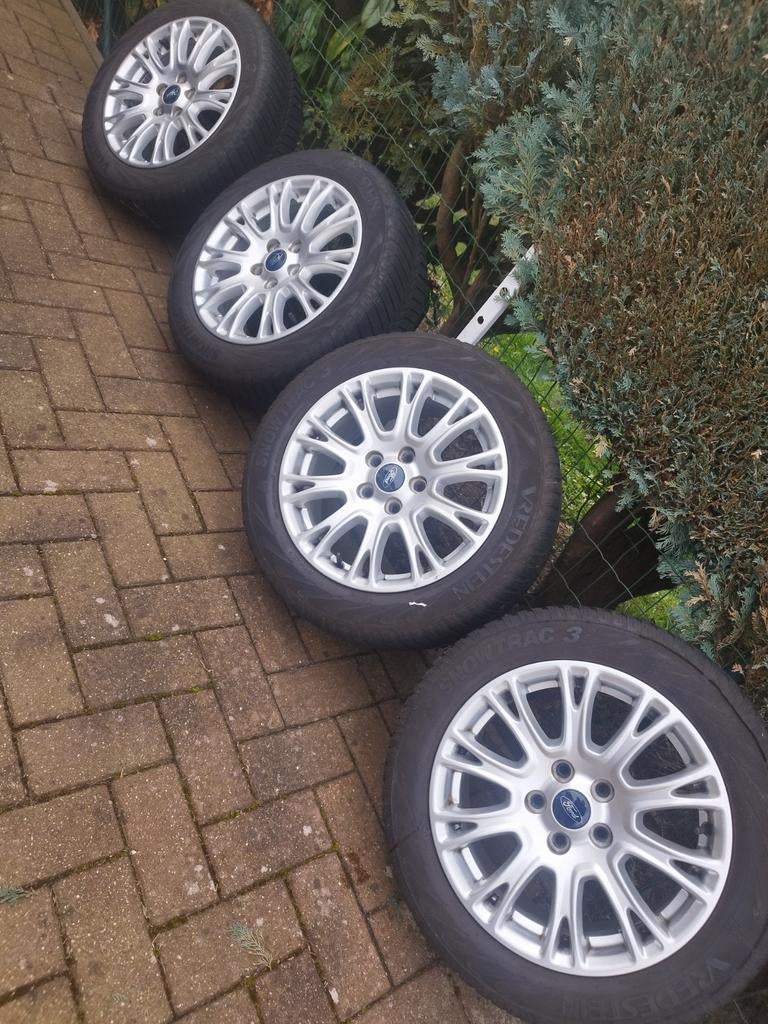 Pneus d'hiver 205/55/R16 pour Ford Focus/C-Max/Mondeo+ avec, Pneus hiver, 16 pouces, Véhicule de tourisme, 205 mm