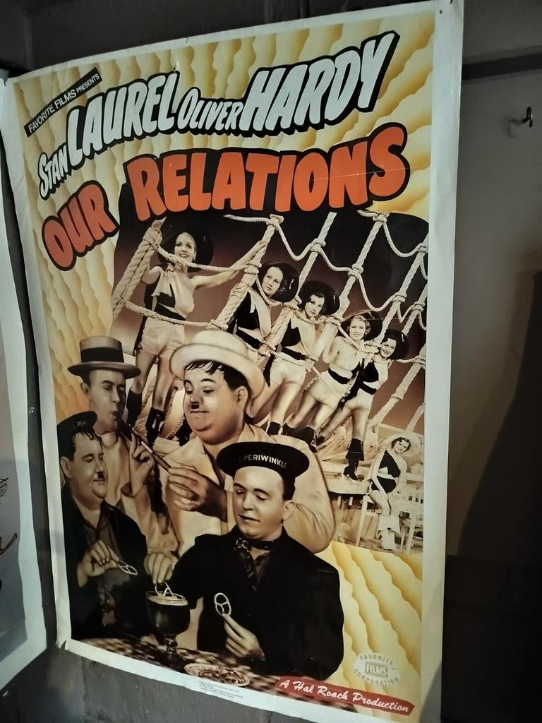 Poster Laurel et Hardy (épais et fin), Enlèvement