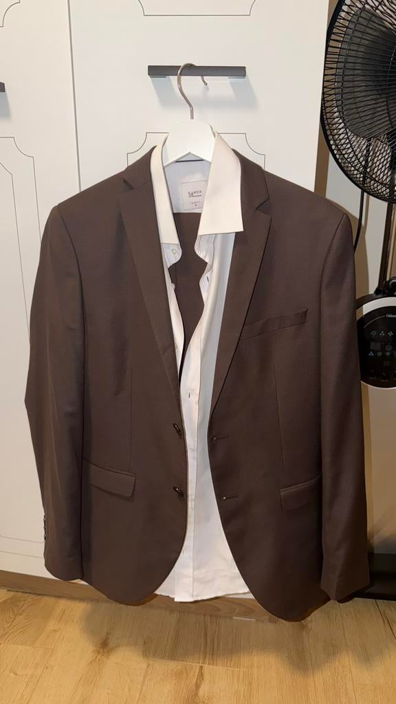 Heren kostuum bruin, Kleding | Heren, Kostuums en vesten, Zo goed als nieuw, Bruin, Ophalen of Verzenden