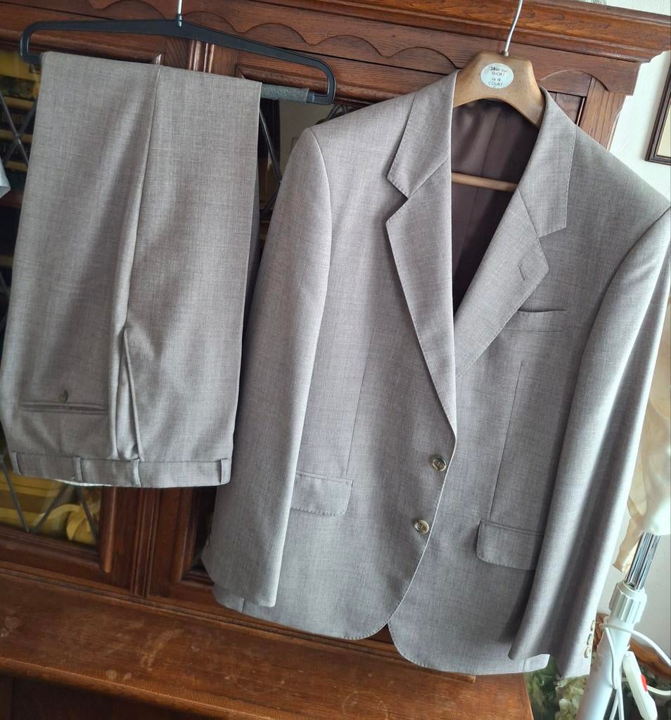 Heren kostuum, Kleding | Heren, Kostuums en vesten, Ophalen, Zo goed als nieuw, Maat 46 (S) of kleiner, Bruin