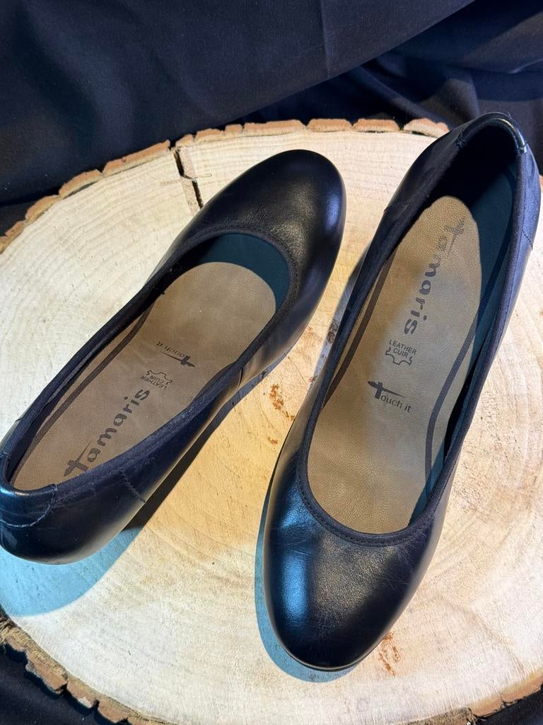 Escarpins Tamaris — cuir noir — taille 39, Vêtements | Femmes, Chaussures, Enlèvement ou Envoi, Comme neuf, Noir, Escarpins
