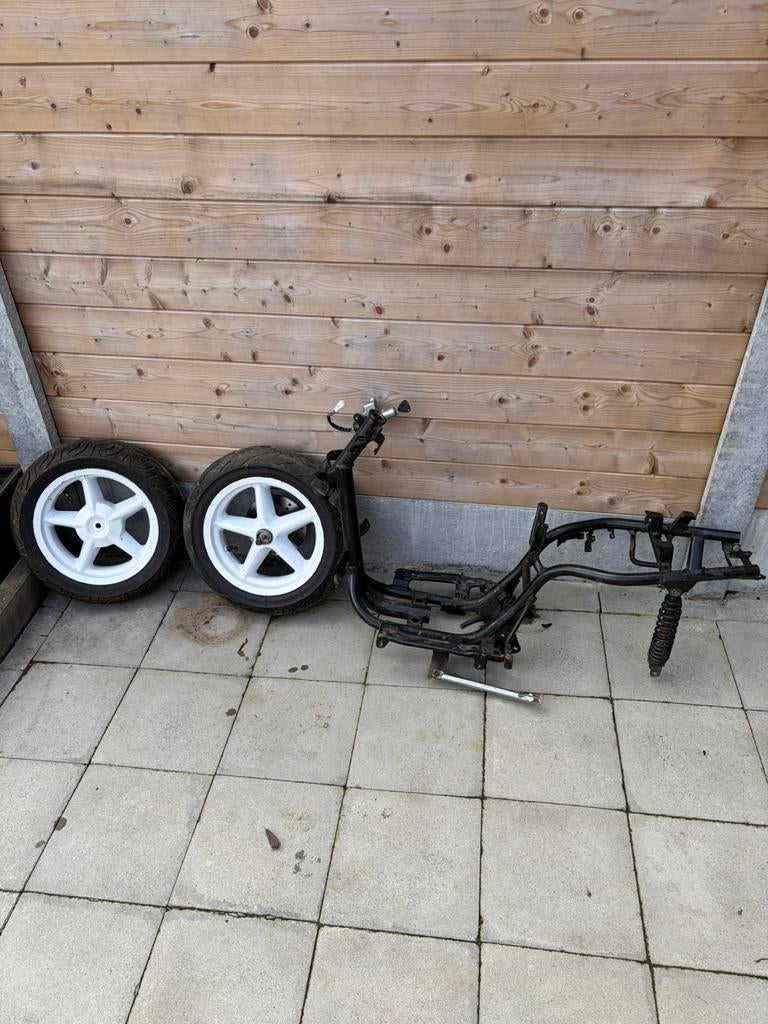 Cadre/châssis Mbk Booster A class à vendre, Enlèvement ou Envoi, Comme neuf, Classe A (25 km/h), Essence