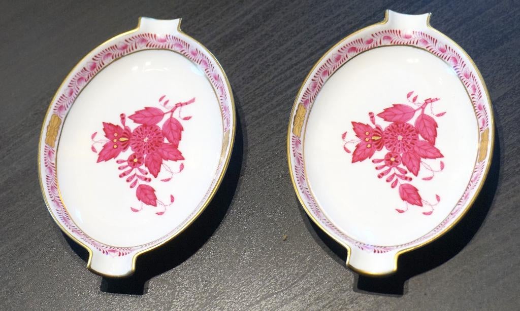 2 handgeschilderde asbakken van Herend porselein, Antiek en Kunst, Ophalen of Verzenden