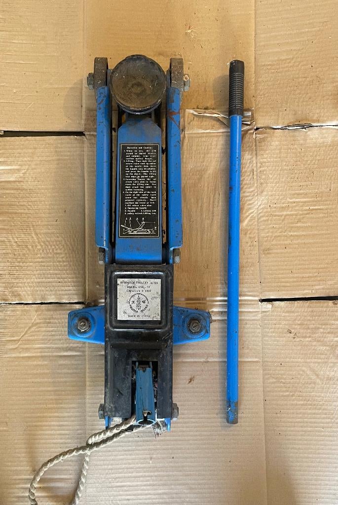 Cric hydraulique roulant – capacité 2 tonnes, Autos : Divers, Outils de voiture, Enlèvement, Comme neuf