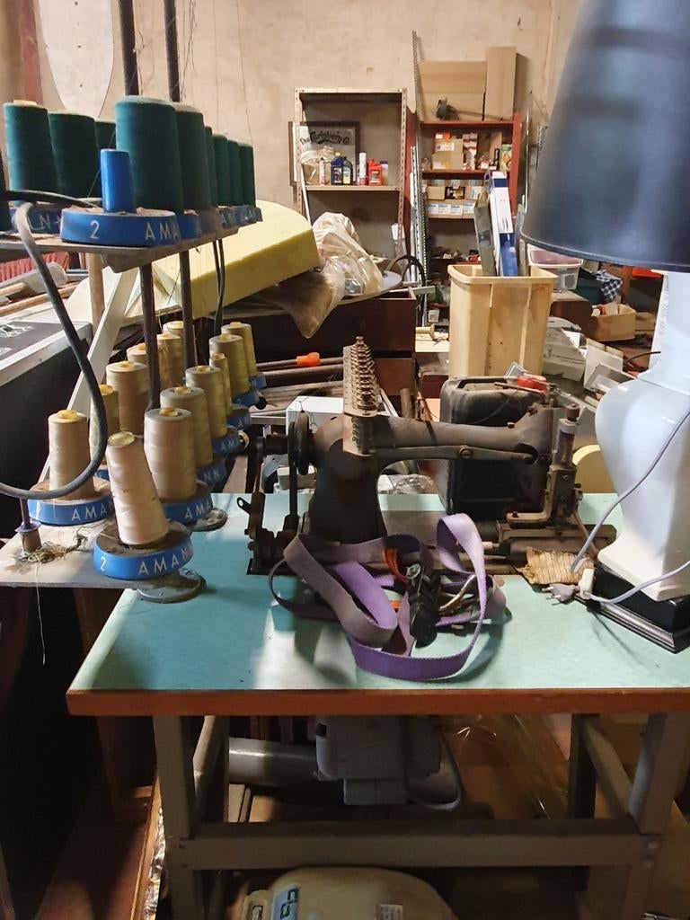 Vends machine, Antiquités & Art, Antiquités | Machines à coudre, Enlèvement