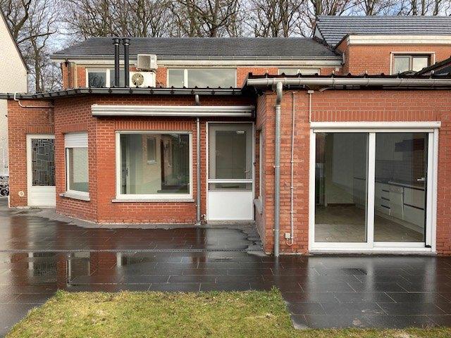 Woning te huur in Sinaai-Waas, Rez-de-chaussée, Sinaai-Waas, Province de Flandre-Orientale, 4 pièces