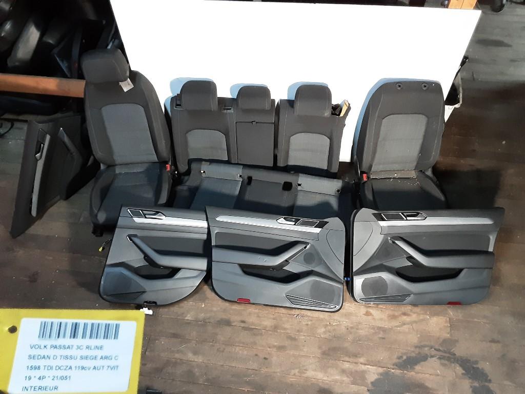 INTERIEUR COMPLET Volkswagen Passat (3G2) (5Q4881106M), Volkswagen, Mevr. I. Hauben, Utilisé, Rue de l'Espoir 34 34
4030  GRIVEGNÉE, BE