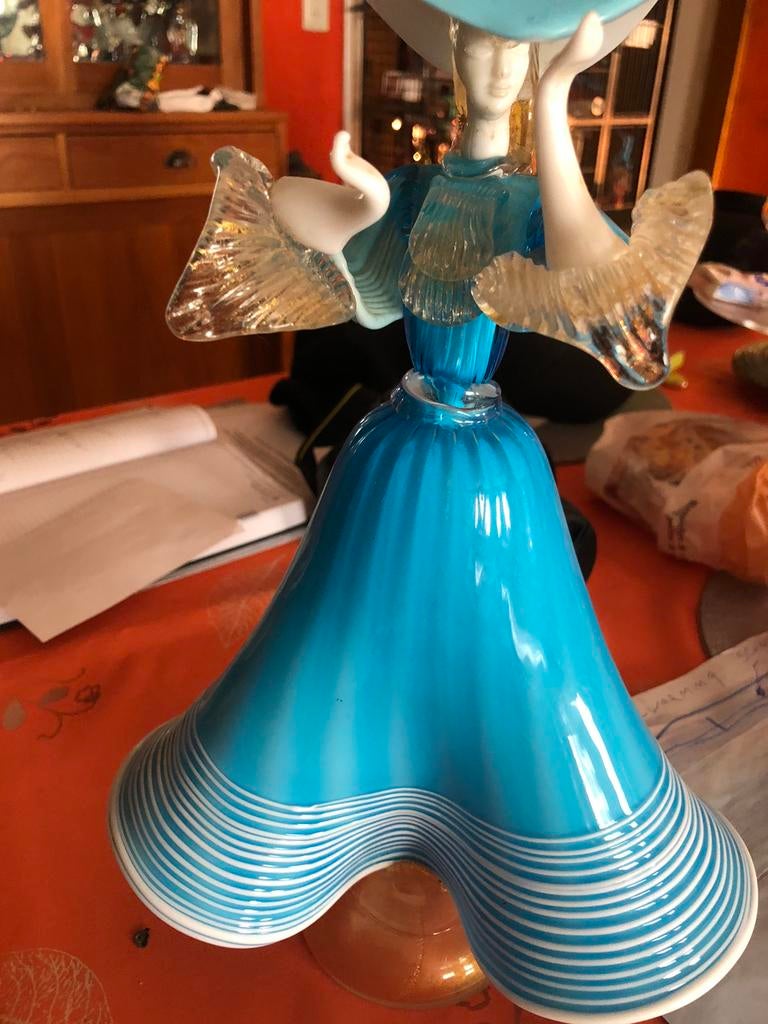 Murano dansende dame, Ophalen