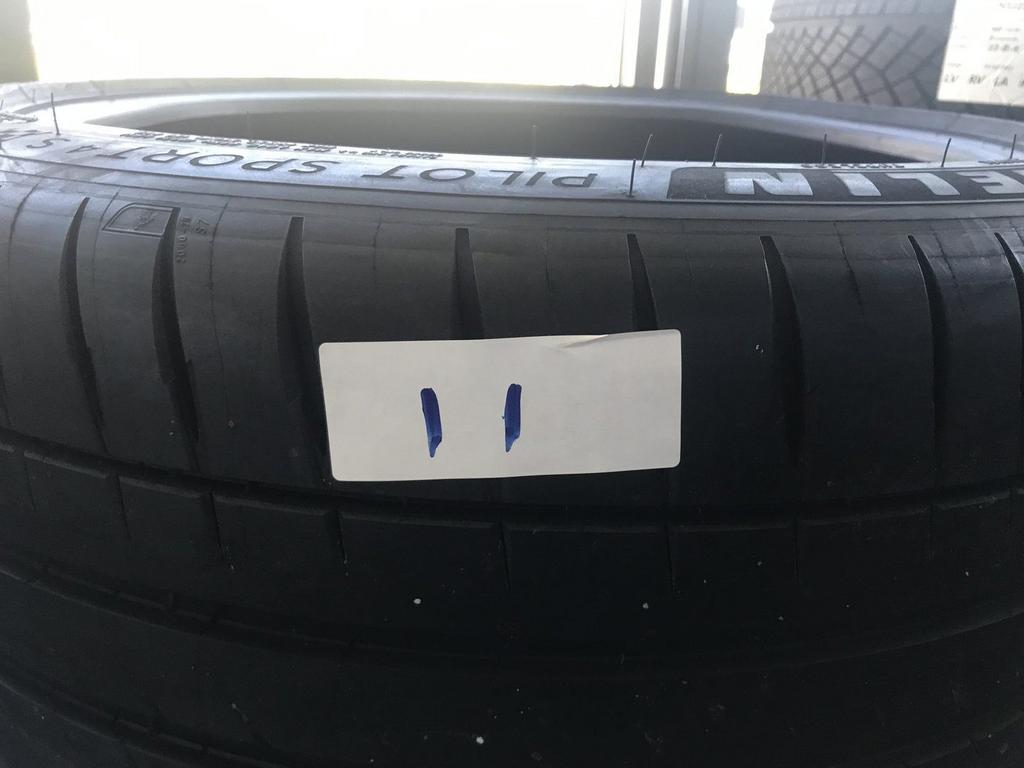 2 stuks Porsche Michelin Pilot Sport 235-40-19 Zomerbanden, Auto-onderdelen, Banden en Velgen, Band(en), Zomerbanden, 19 inch