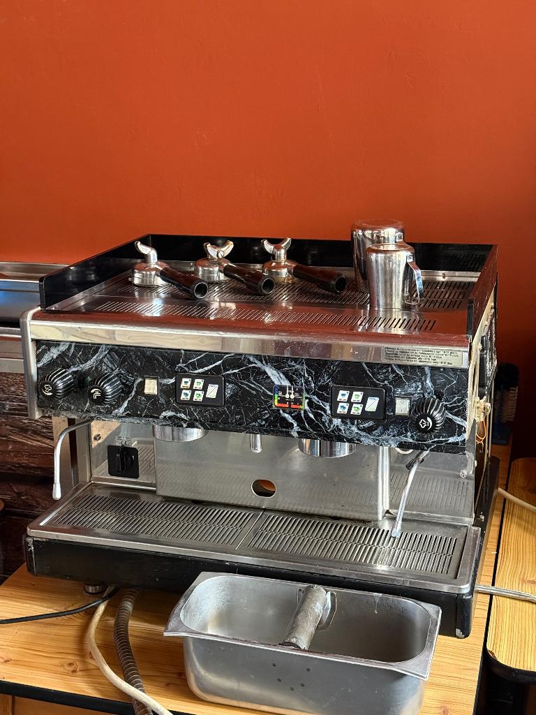 Koffiemachine professioneel Gastro-A met koffiemolen, 2 tot 4 kopjes, Ophalen, Gebruikt, Koffiemachine