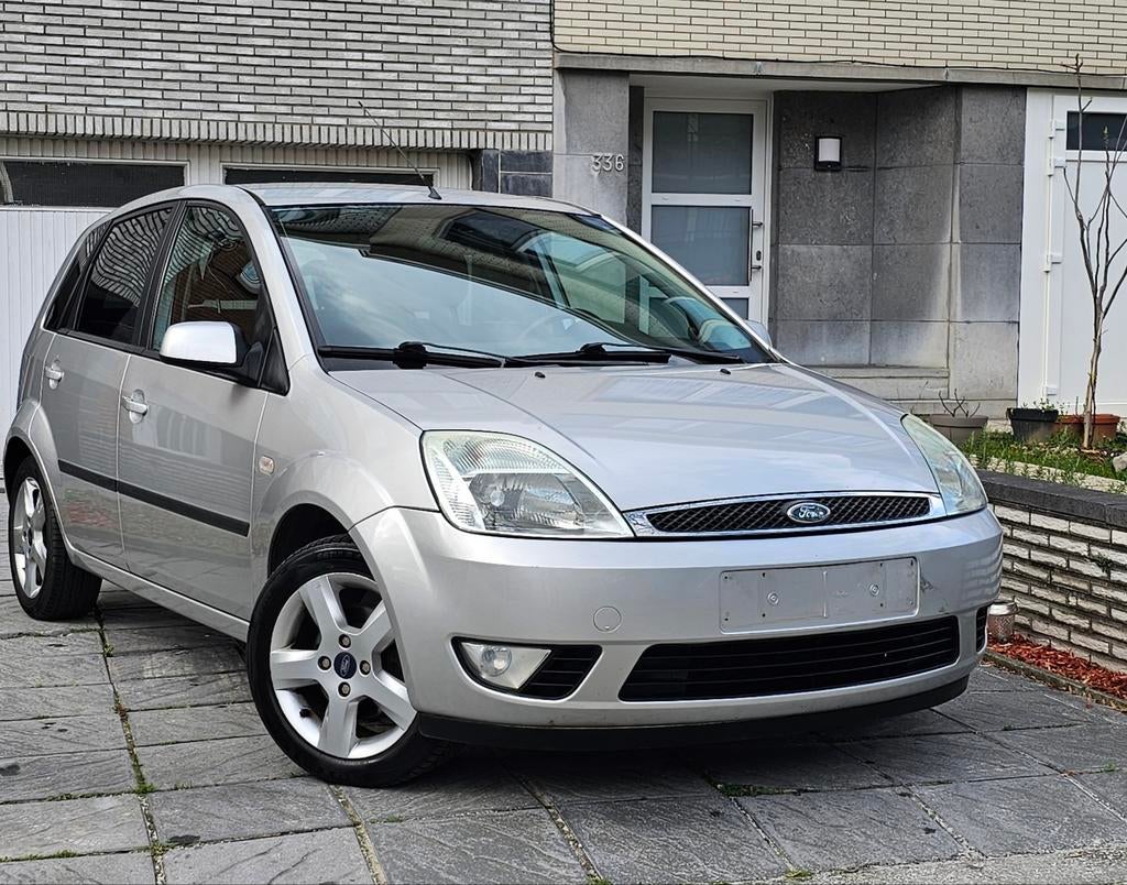 Ford Fiesta-serie „Ghia” 1.3 Benzine ️ „AIRCO” LEZ „2030", Bedrijf, Handgeschakeld, Electronic Stability Program (ESP), Te koop