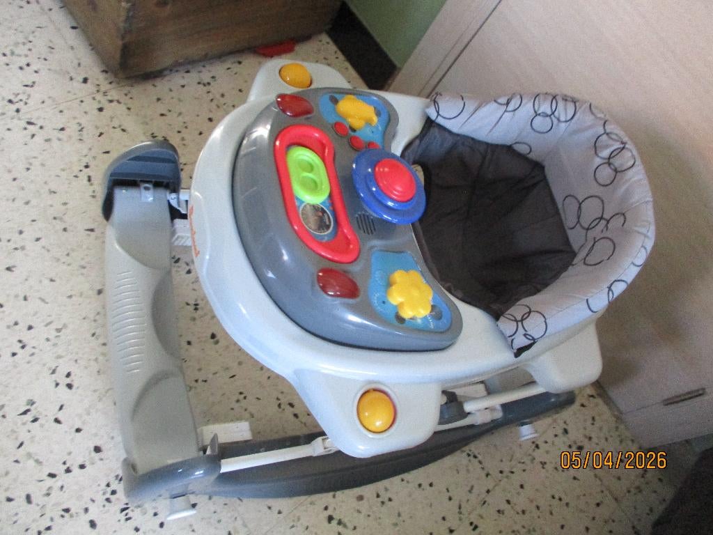 trotteur balançoire Banini, Enfants & Bébés, Jouets | Jouets de bébé, Enlèvement, Utilisé, Voiture, À roulettes