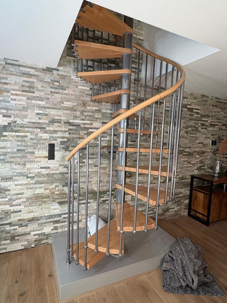 Escalier inox colimaçon – spiral – hélicoïdal  130cm, Bricolage & Construction, Échelles & Escaliers, Comme neuf, Escalier, 2 à 4 mètres