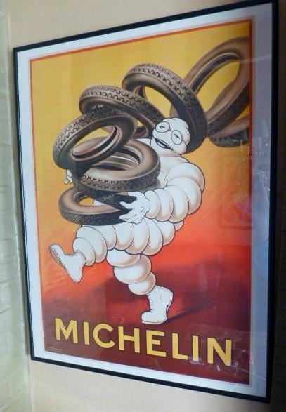 Michelin poster in kader, Huis en Inrichting, Woonaccessoires | Lijsten, Ophalen, Kunststof, Zo goed als nieuw, 75 cm of meer