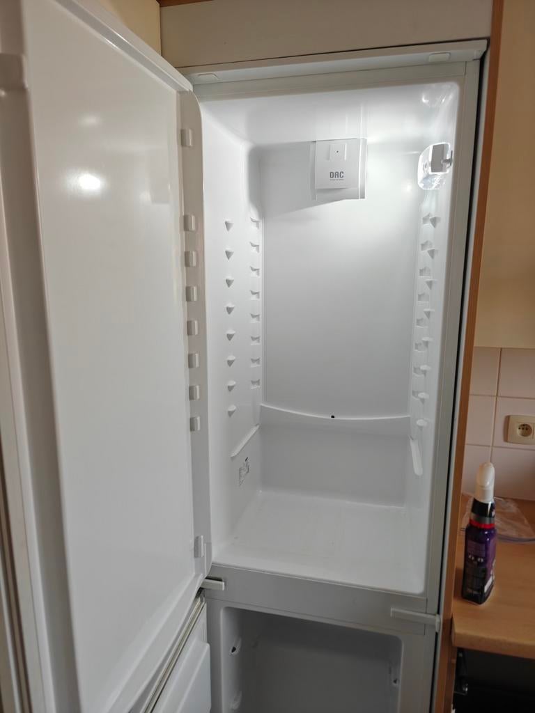 Frigo Zanussi encastrable avec congélateur, Electroménager, Réfrigérateurs & Frigos, Enlèvement