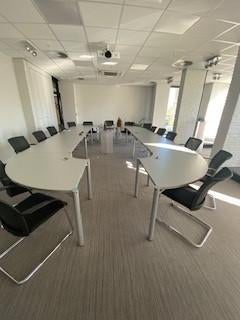 Modulaire vergadertafels, Ophalen, Tafel