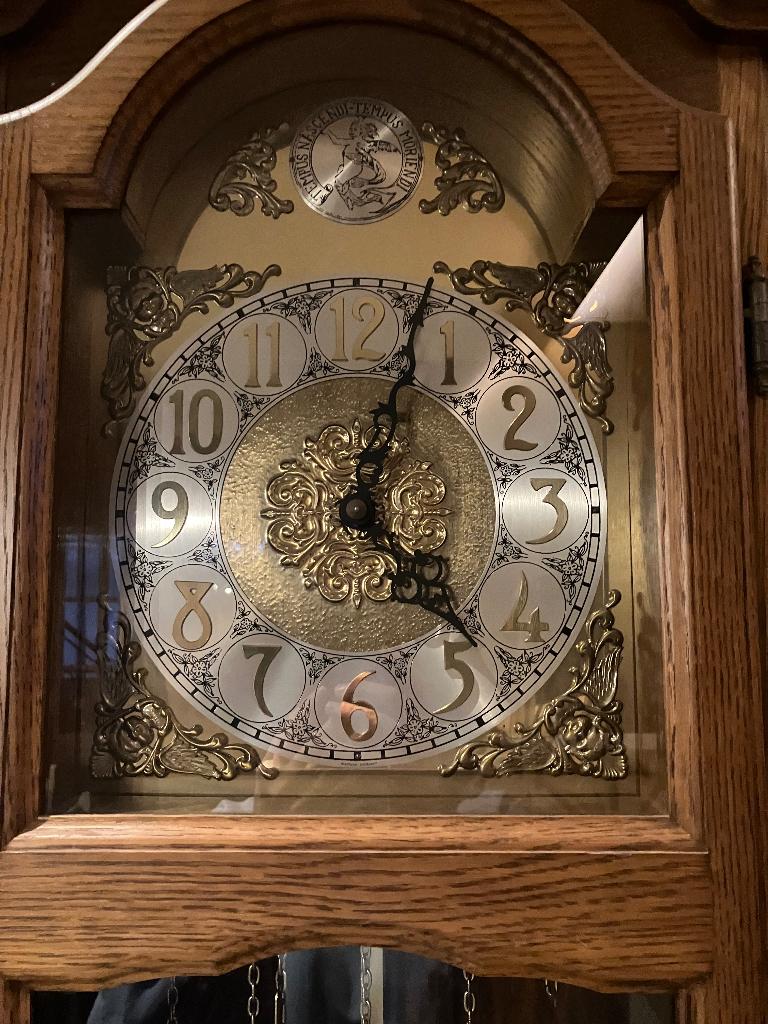 Klok, Enlèvement, Horloge sur pied