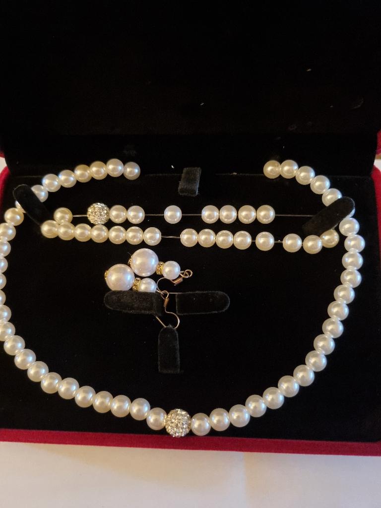 Parure Élégance Perles Blanches, Bijoux, Sacs & Beauté, Envoi, Neuf, Blanc, Or
