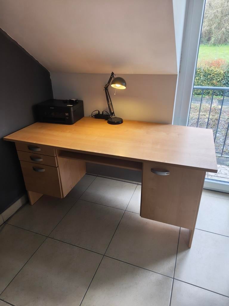 Houten bureau met opbergruimte in zeer goede staat, Huis en Inrichting, Bureaus, Ophalen, Zo goed als nieuw, Hout, Met lades