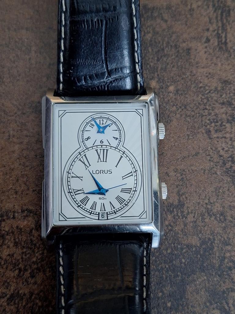 Lorus Dual-Time "Tank" – Ideaal voor reizigers (Seiko kwalit, Handtassen en Accessoires, Horloges | Heren, Ophalen of Verzenden