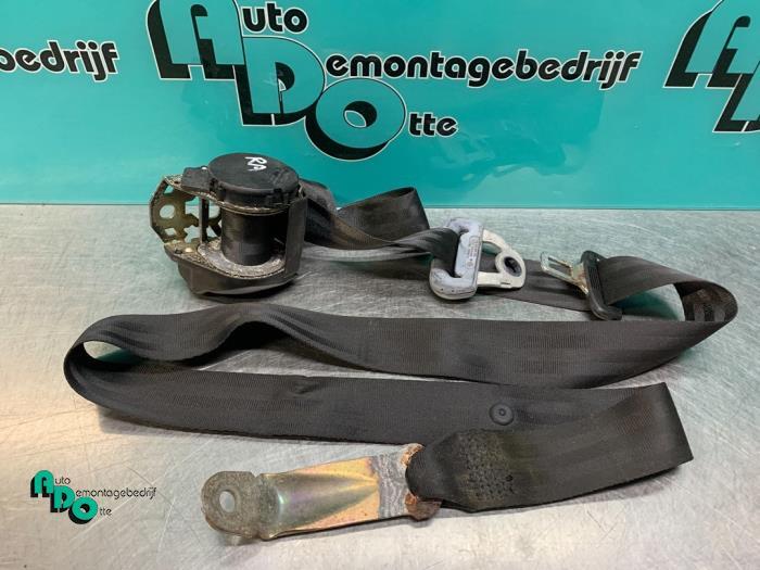 Ceinture de sécurité arrière droite d'un Volkswagen Corra, Autos : Pièces & Accessoires, Volkswagen, -, 3 mois de garantie, Utilisé