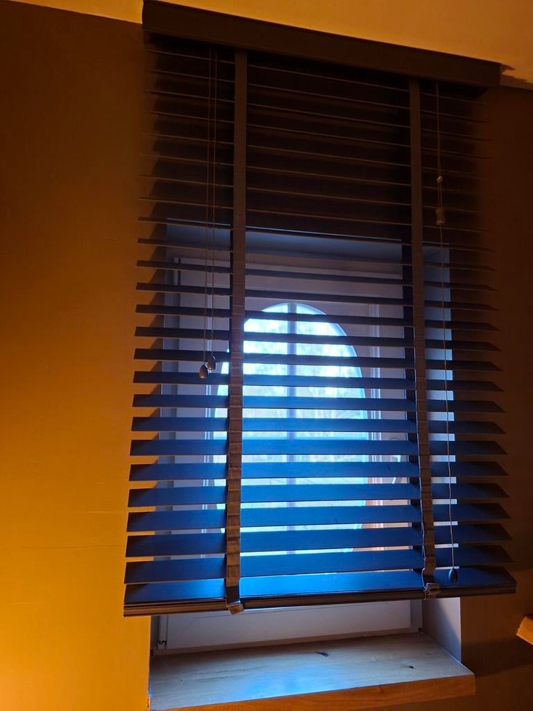 Houten jaloezie 140x180, Ophalen