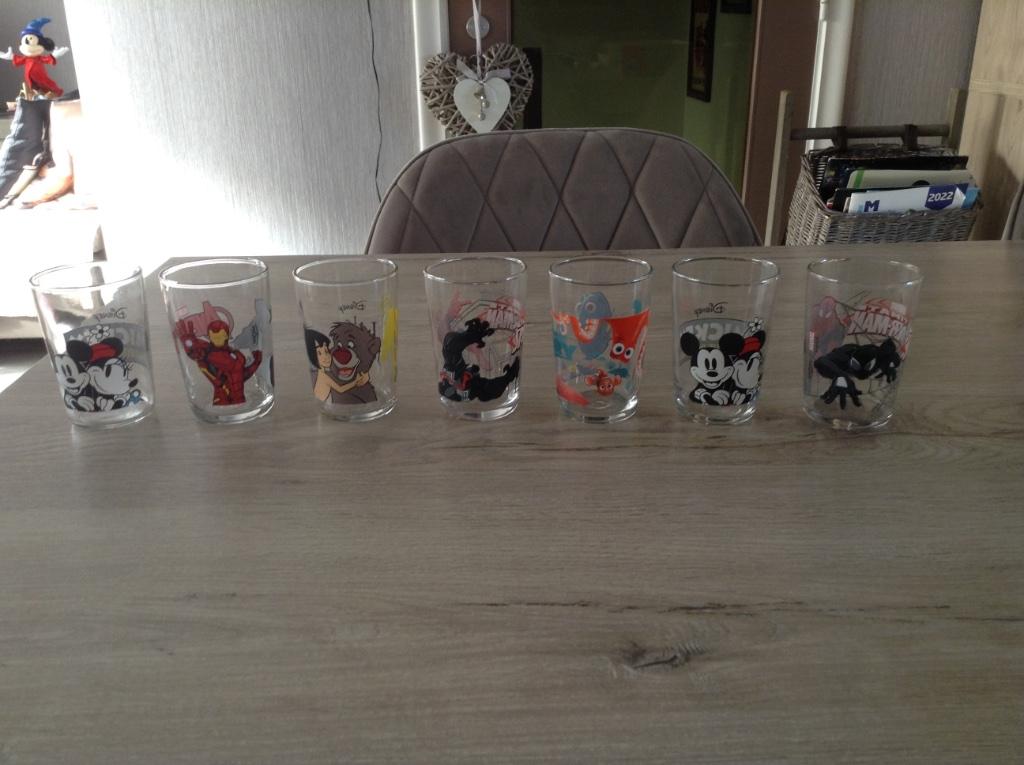 Verres à liqueur Disney différents, Collections, Verres & Petits Verres, Comme neuf, Verres et Verres à shot, Enlèvement ou Envoi