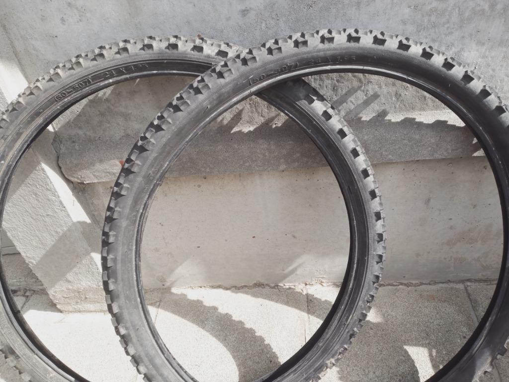 À vendre : pneu, vélo, VTT, Enlèvement, Utilisé