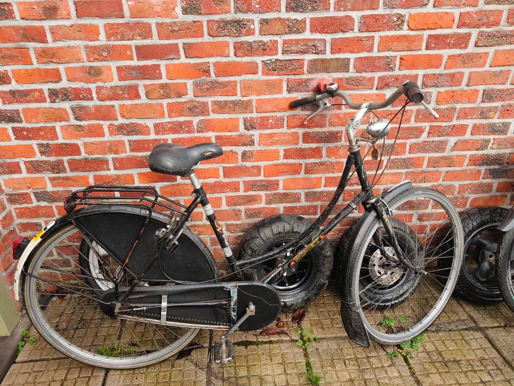 2 stadfietsen/damesfietsen, Fietsen en Brommers, Fietsen | Tandems, Ophalen, Zo goed als nieuw