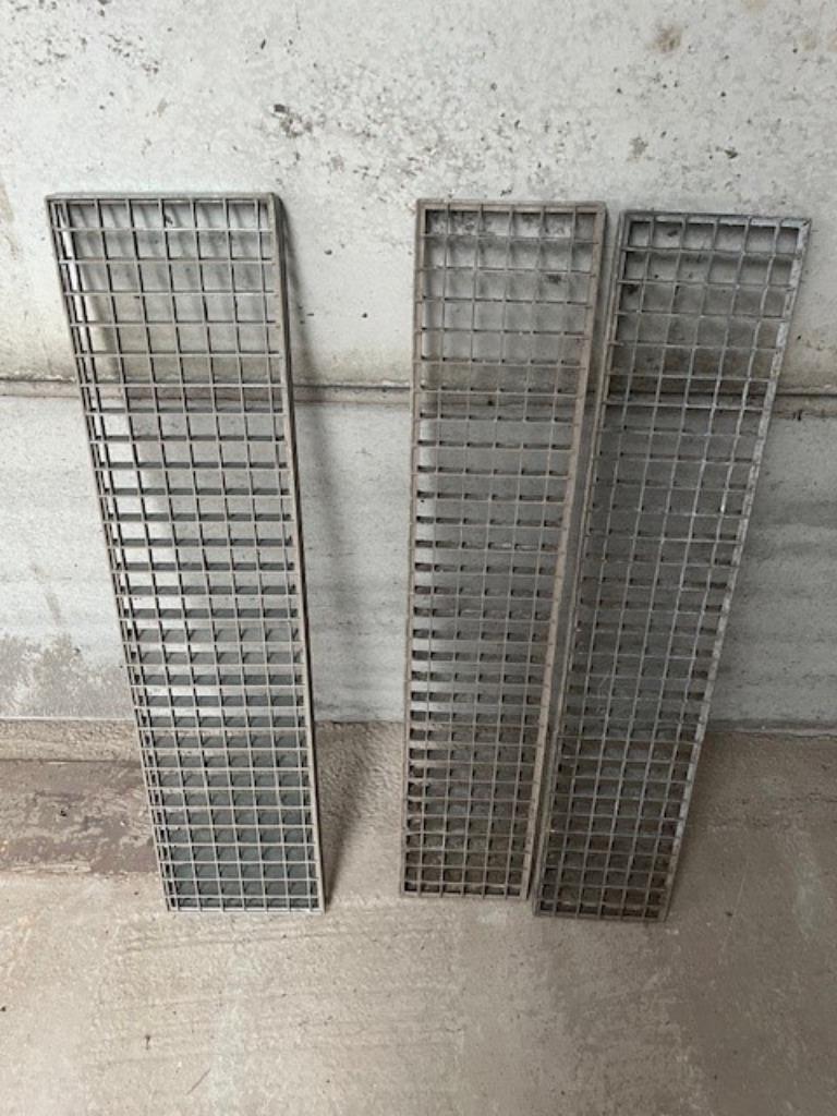 Roosters en afvoergoten, Ophalen