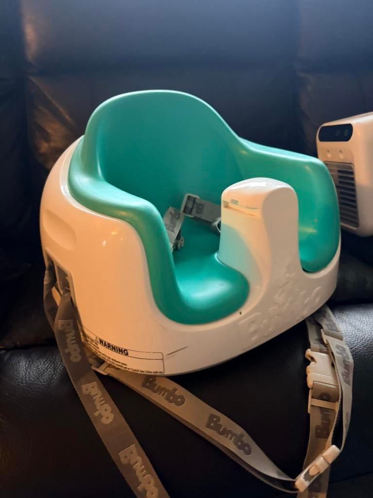 Bumbo babysitje met veiligheidsriempjes – goede staat, Kinderen en Baby's, Ophalen, Zo goed als nieuw