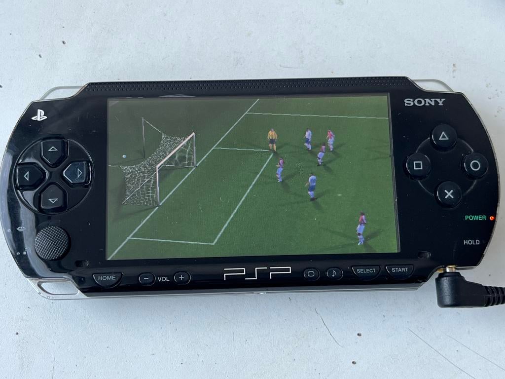 Sony PSP 1004 Noire - Collector - Custom Firmware 6.61 PRO-C, Consoles de jeu & Jeux vidéo, Enlèvement ou Envoi, Comme neuf, PSP