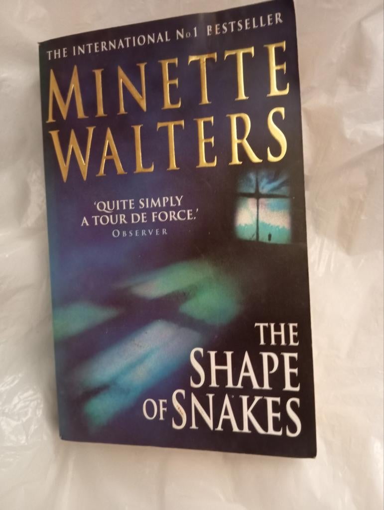 MINETTE WALTERS - THE SHAPE OF SNAKES, Enlèvement ou Envoi