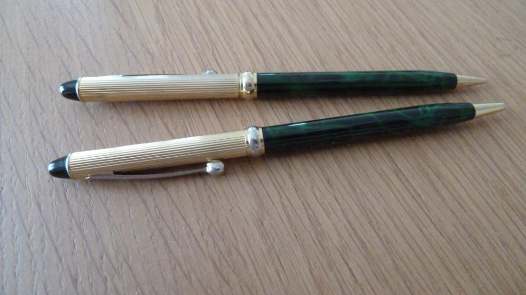 Stylo  bille + Crayon ** Vert marbré / Doré, Enlèvement ou Envoi, Utilisé, Stylo, Autres marques