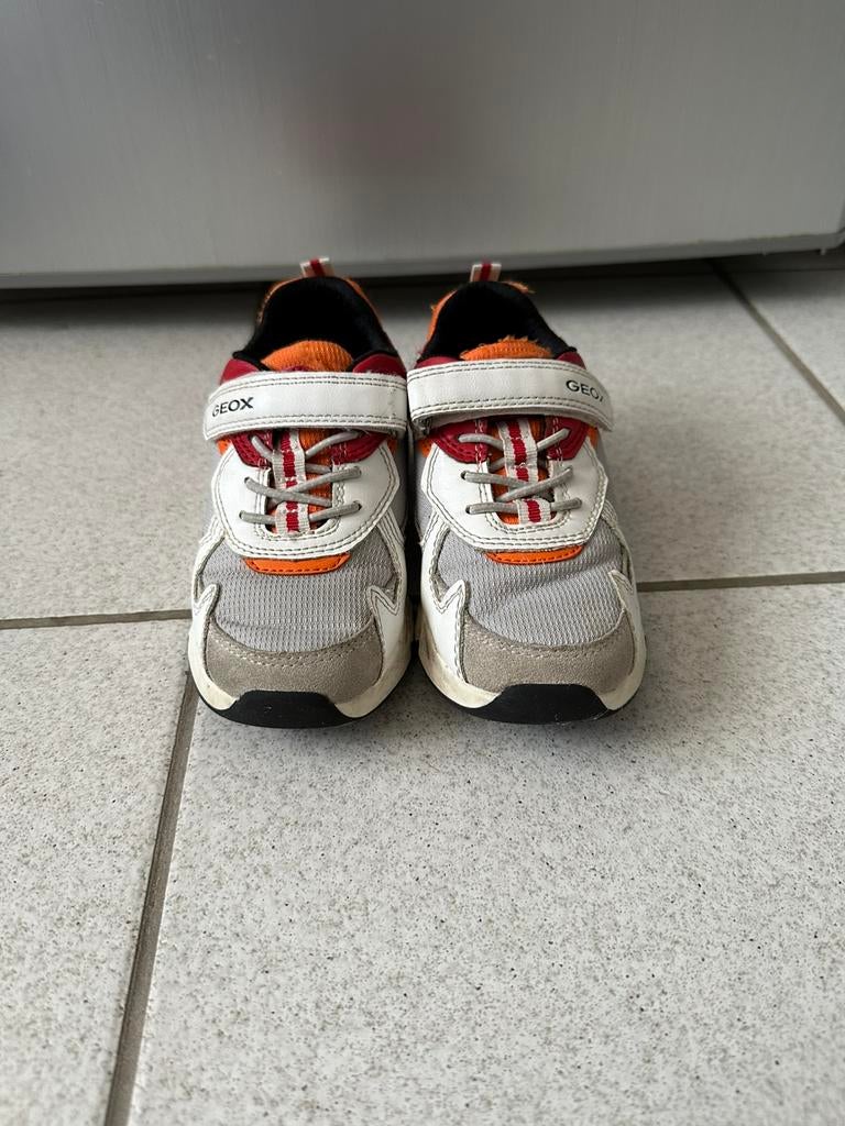 A vendre les chaussures de sport Geox, Garçon ou Fille, Enlèvement ou Envoi, Comme neuf, Chaussures de sport