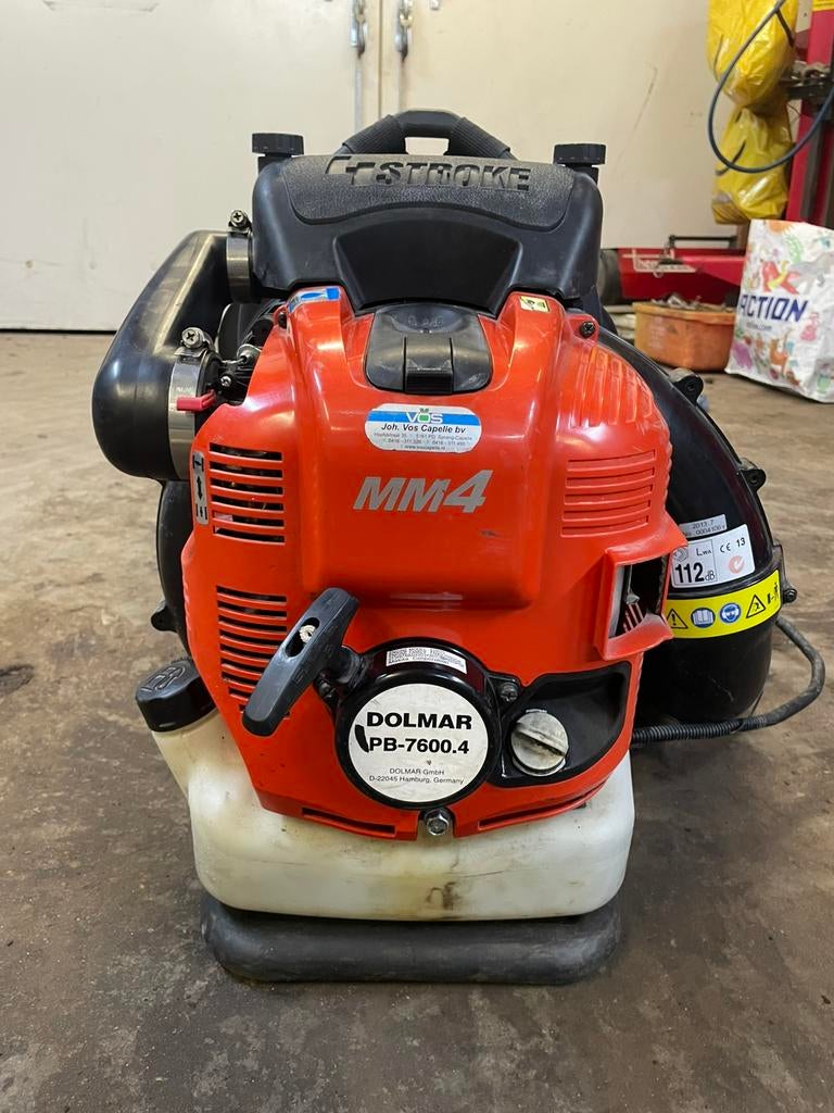 Dolmar PB-7600.4 ruggedragen bladblazer, Tuin en Terras, Bladblazers, Zo goed als nieuw, Ruggedragen, Benzine, Ophalen