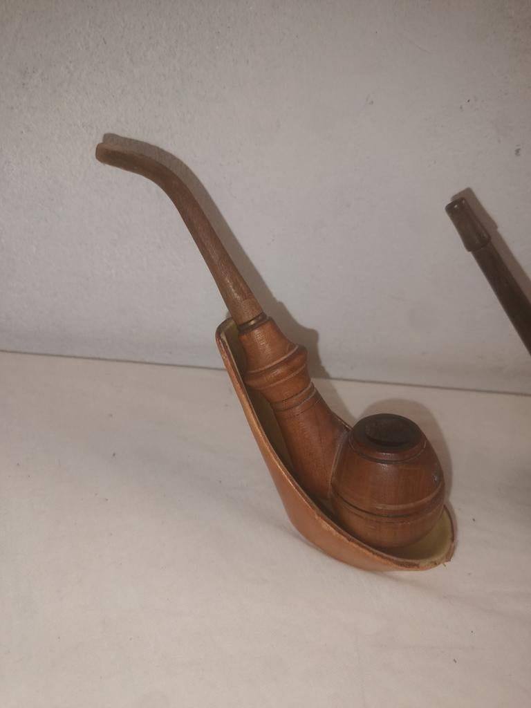 Oude Pijp op stenen pijphouder, Ophalen of Verzenden