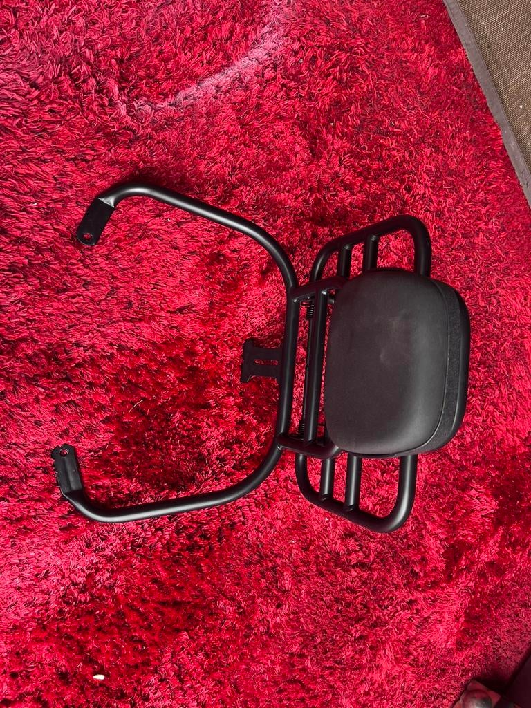 Vespa gts rek met rug steun, Ophalen