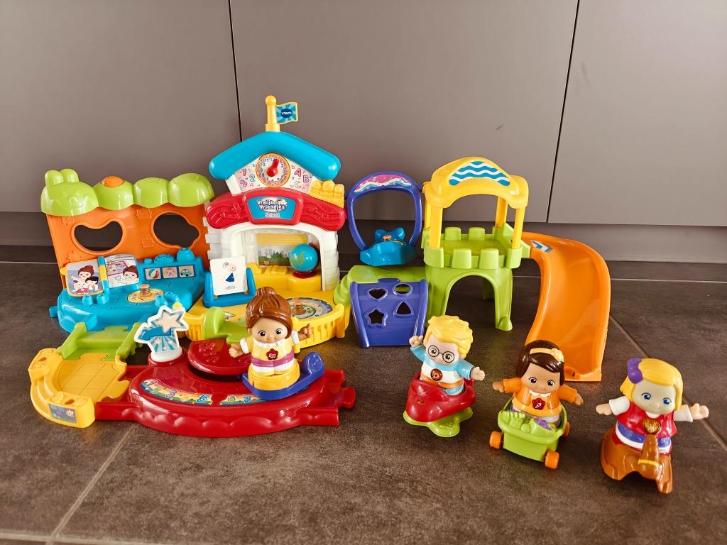 Vtech vrolijke vriendjes school met Juf Laura & 3 vriendjes, Ophalen, Gebruikt, 2 tot 4 jaar