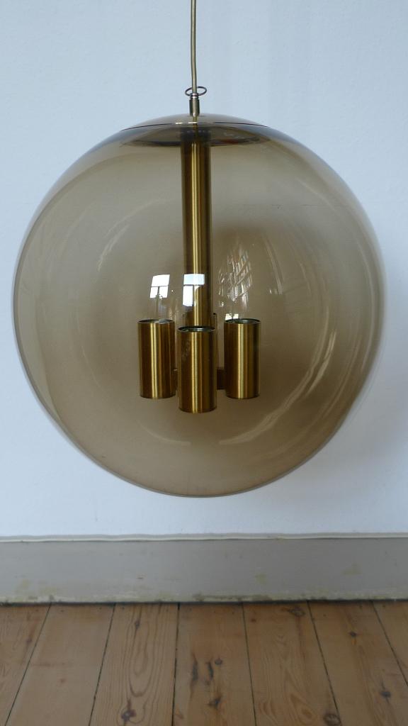 grote rookglas kogel lamp jaren 70 van Peil & Putzler, Ophalen
