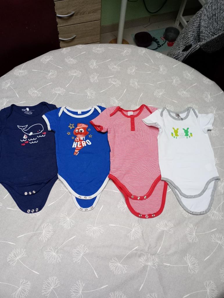 12 mois Lot bodys, Ophalen of Verzenden