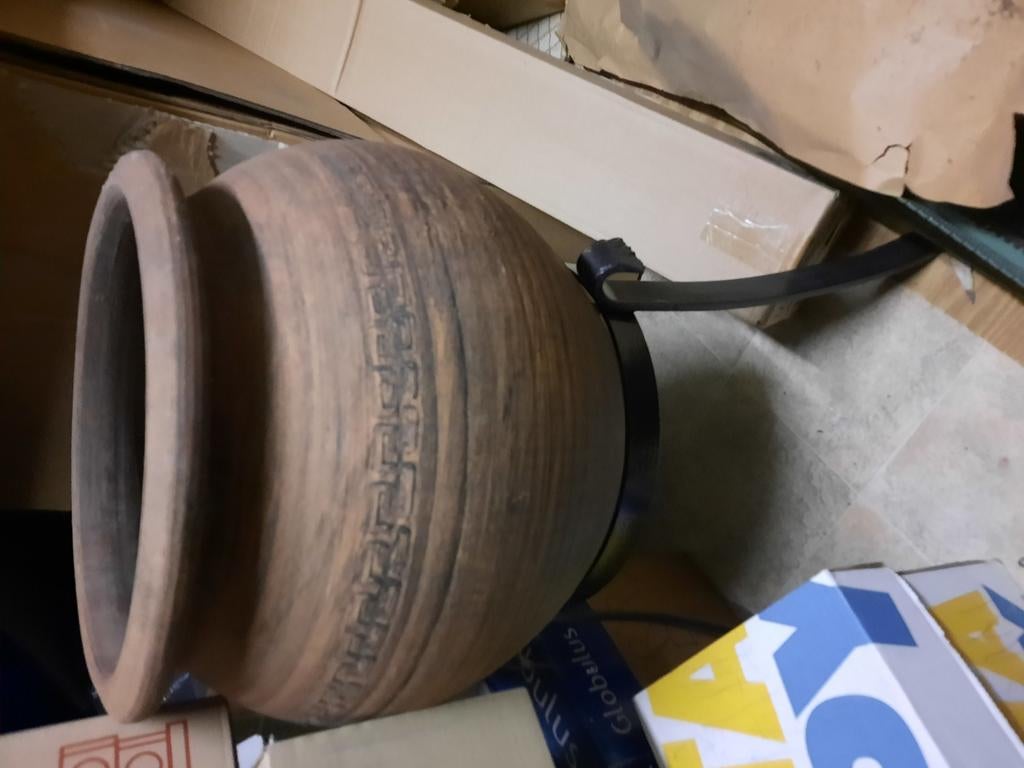 Joli pot de fleurs en terre cuite, Enlèvement