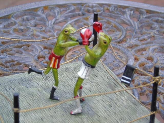 grenouilles boxeuses en bronze signé, BERMANN ., Antiquités & Art, Enlèvement ou Envoi, Bronze