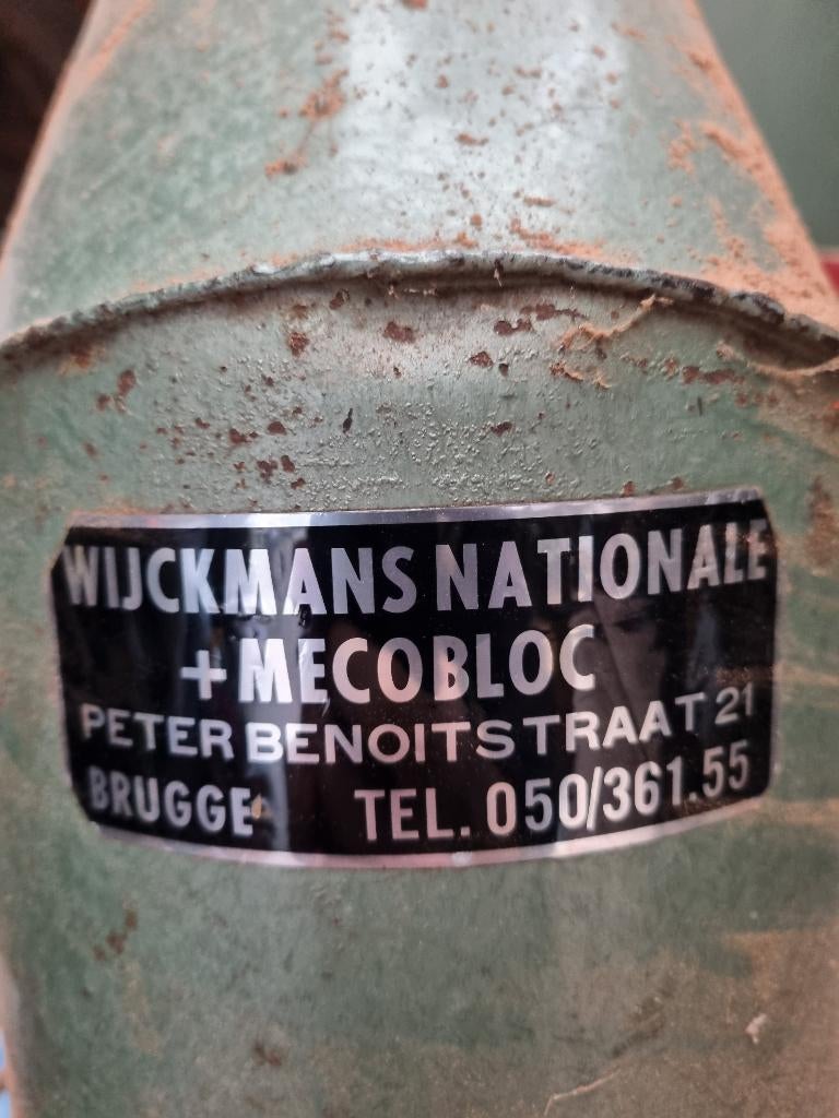 Professioneel afzuigingssysteem houtbewerking, Ophalen