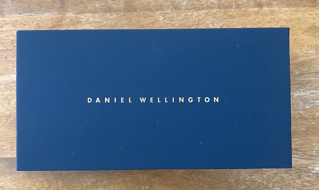 Montre Daniel Wellington, Enlèvement, Neuf