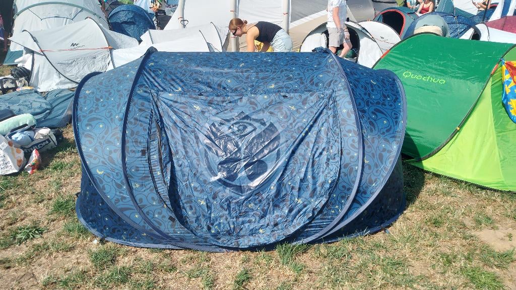 Tent Tomorrowland compleet matras slaapzak 1pers 2025 proper, Caravans en Kamperen, Tenten, Ophalen, Zo goed als nieuw, Tot en met 2