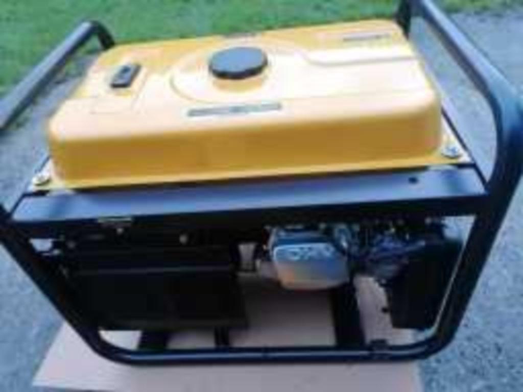 Stroomgenerator, Ophalen, Nieuw, 5 tot 10 kVA, Benzine