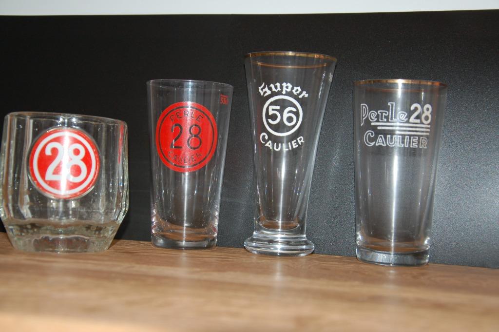 Glazen Perle Caulier Brussel - Emaille, Verzamelen, Biermerken, Gebruikt, Glas of Glazen, Overige merken, Ophalen of Verzenden