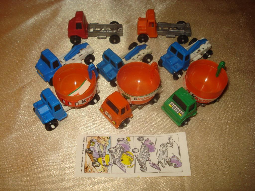 KINDER Ancienne Série de 8 Camions Bennes à Capsules 1990, Enlèvement ou Envoi, Comme neuf, Autres types